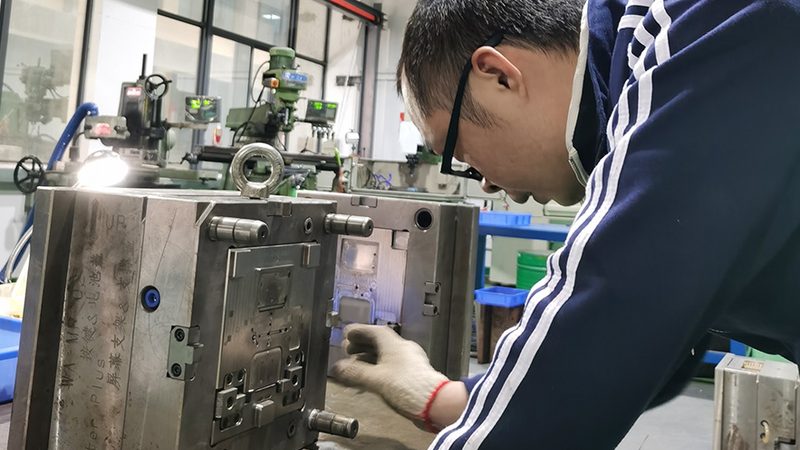 成都注塑模具加工流程揭秘：从设计到交付的每一步