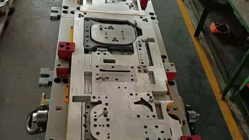 揭秘吹塑模具：十大品牌背后的技术奥秘