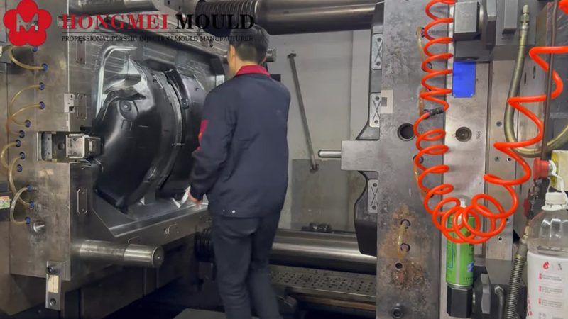 东莞小型硅胶模具加工：工艺解析与选型要点**
