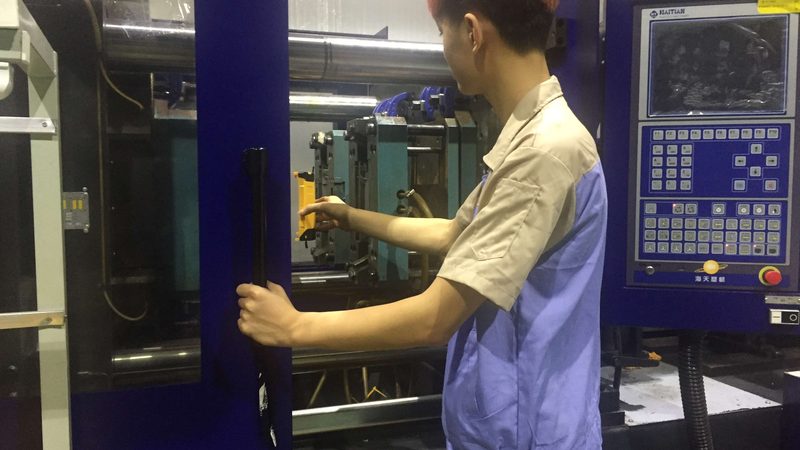 深圳精密模具厂家：揭秘精密模具制造的关键要素
